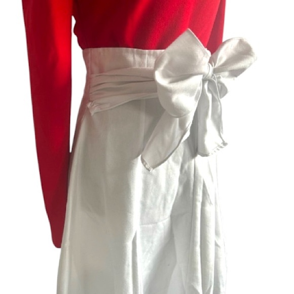 5/25$ ✨ YoungCore Skirt - Picture 2 of 9